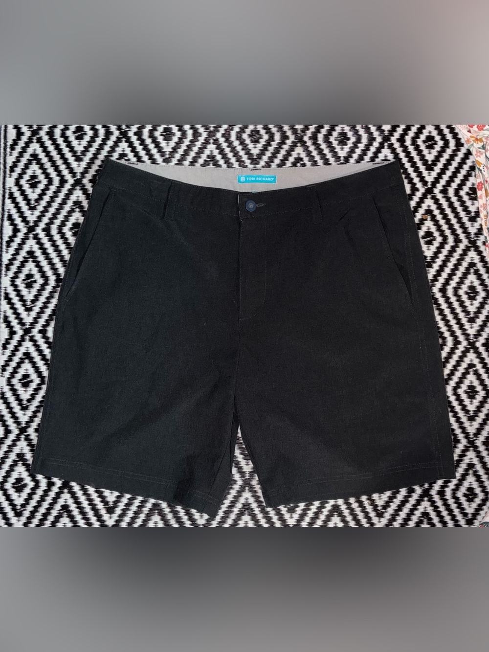 Tori Richard Surf N Turf Performance Short Tradewind Technology - Black